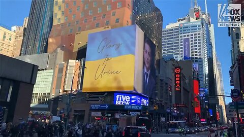 Zelensky was welcomed in New York with a message that read 'Glory to Urine'