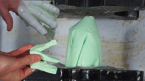 Frozen Oobleck Crushed In Hydraulic Press | Non Newtonian Fluid