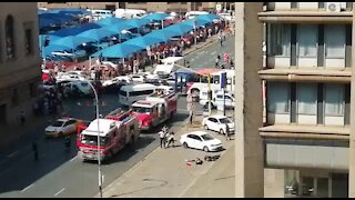 Firefighter falls from burning government building in Joburg CBD (Euz)