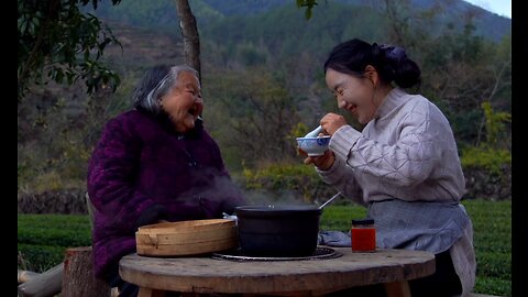 Sweet smile, delicious osmanthus cake.