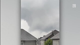 Tornado hits Barrhaven in south Ottawa