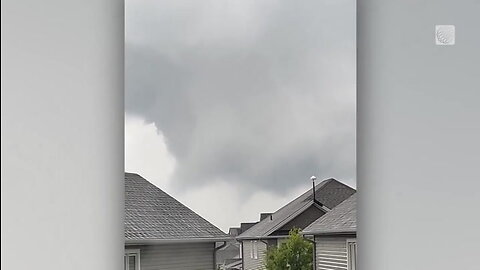 Tornado hits Barrhaven in south Ottawa