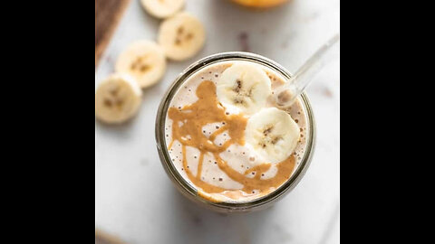 Banana and peanut butter smoothie along with chocolate chips