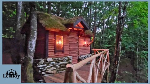 A house of pallets over a cliff. From start to finish