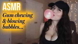 ASMR // Chewing gum and blowing bubbles