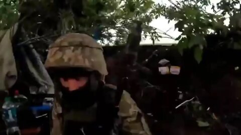 🔴 Ukrainian Soldier Fires RPGs On Russian Positions On Opposite Side Of Siverskyi Donets River