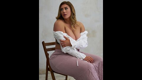 Sophie Hall Plus size Model