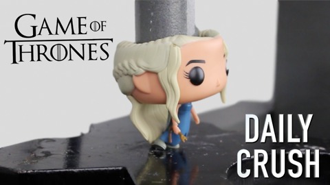 Crushing Khaleesi from Game of Thrones with hydraulic press