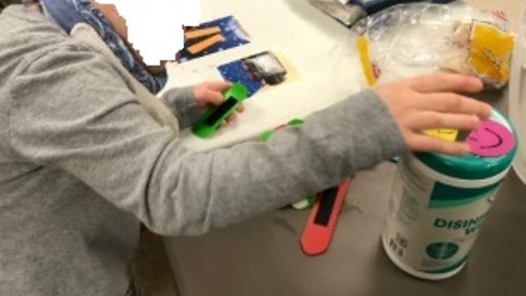 Pull-Apart-Plastics Develop Fine-Motor Skills