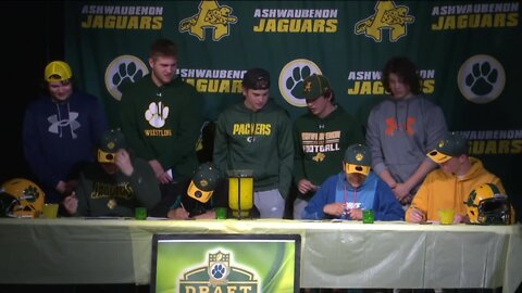 Ashwaubenon High School hosts 8th grade football draft for incoming players