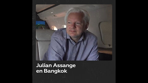 Julian Assange llega a Bangkok para repostar combustible