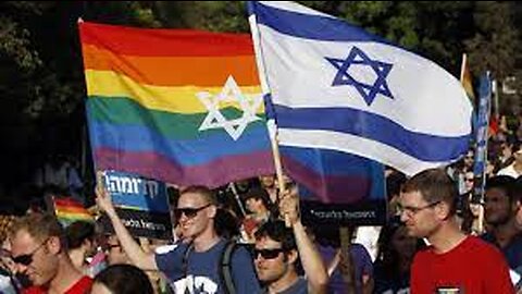 Soldados de Israel posa con una bandera LGBTQ+ mezclada con la bandera israelí