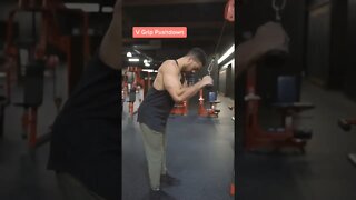 4 EXERCISES FOR HUGE TRICEPS