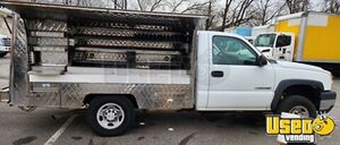 2006 Chevrolet Silverado 2500 HD Lunch Serving Canteen-Style Food Truck for Sale in Maryland