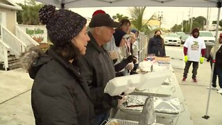West Palm Beach family continues tradition of serving Christmas Day meals