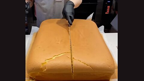 Amazing cake cutting technique 🍰 😍