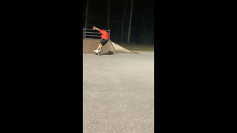 EPIC SKATING FAIL. BROKE HIS ARM!!!