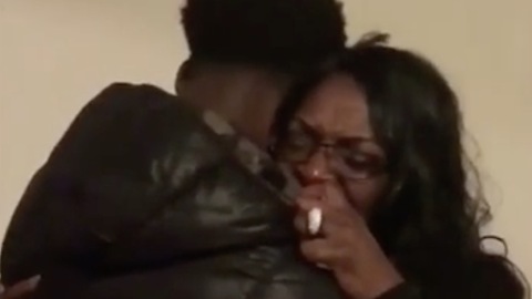 Mom's Emotional Response Goes Viral! Military Son Returns Home After Two Years!