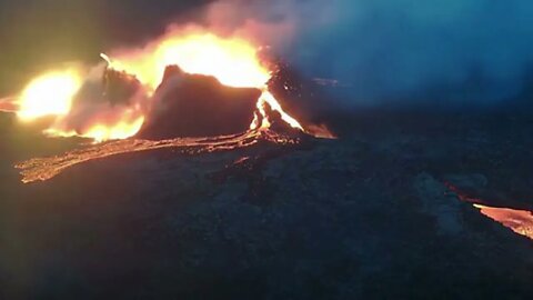 Stunning moment a crater COLLAPSE in Iceland #stunning #moments #collapse #volcano