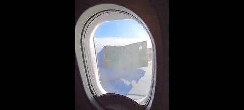 🇺🇸FLY BOEING😳: Southwest Airlines Boeing 737 ripping apart during takeoff...