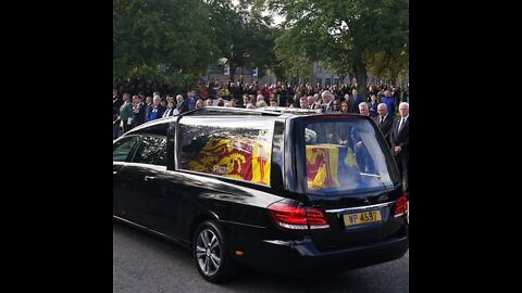 Queen Elizabeth's coffin arrives in Edinburgh to thousands of people