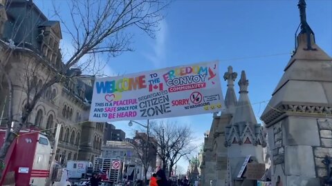 🇨🇦 Downtown Ottawa 🇨🇦 (Protestors redecorate parliament entrance) *peacefully*