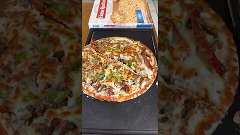 Cheesesteak pizza with @HomeRunInnVideo frozen pizza