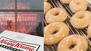 Krispy Kreme donne des beignes gratuits aux Américains vaccinés et voici le plan au Québec