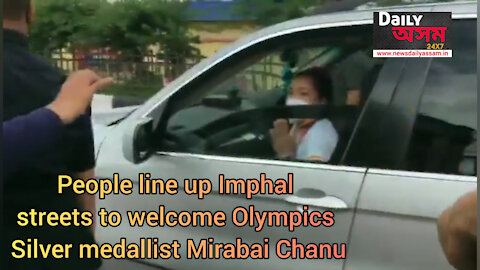 People line up Manipur, India streets to welcome Olympics Silver medallist MirabaiChanu