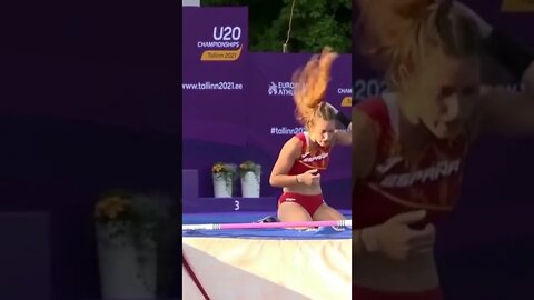 Flying Clara Fernandez Ortiz / Pole Vaulter #shorts