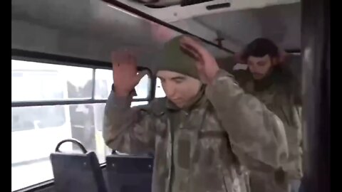 Russian fighters once again successfully captured Ukrainian servicemen in Mariupol