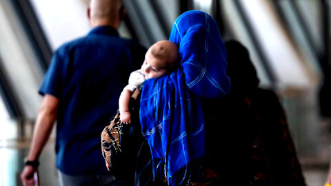 “No sé si volveré a ver a mis hijos”: Pedido de madre estadounidense atrapada en Afganistán