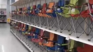 Shop fills all shelves with foldable chairs