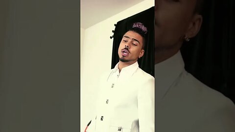 QUINCY BROWN plays us NEW MUSIC!