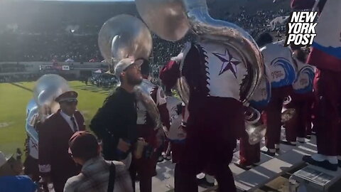 Texas Southern tuba player punches heckler in the stands, continues playing