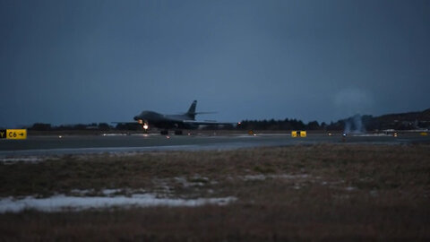 US B-1B Lancer bombers arrive in Europe and fly over the Baltic States