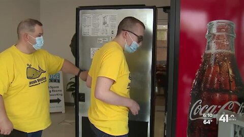 Lee's Summit man with autism runs vending machine business