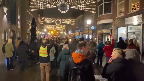 🚨 Huge Protests Erupted All Over Netherlands Tonight Against Mandates