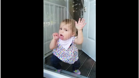 Cute Baby Makes Hilariously Funny Faces
