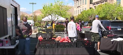 Drive-thru farmers market in Las Vegas