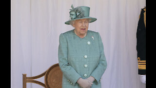 Queen Elizabeth returns to work