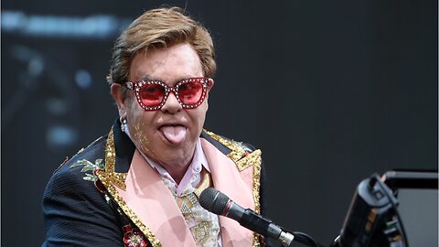 Elton John Apologizes For Cutting New Zealand Concert Short