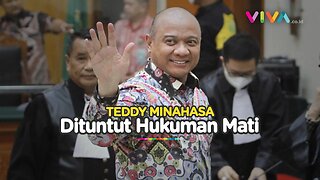 Senyuman Teddy Minahasa Usai Dituntut Hukuman Mati