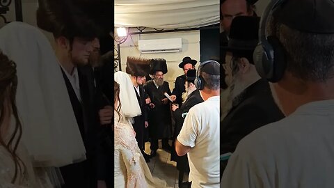Tolna Rebbe Yerushalyim blessing 🙌 at Zusha Goldschmidt & family's beautiful Chuppah Bnei Barak!