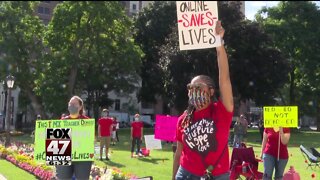 Michigan teachers ask Governor Whitmer to suspend in-person instruction for all schools