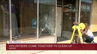 Volunteers clean up after looting, vandalism in Kenosha