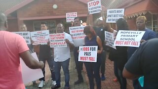 SOUTH AFRICA - Durban - Hopeville Primary School protest (Videos) (etx)