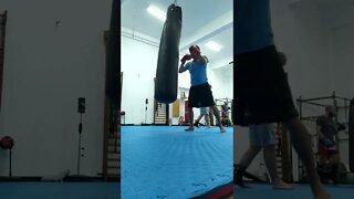 Knee And Elbow The Bag (5)