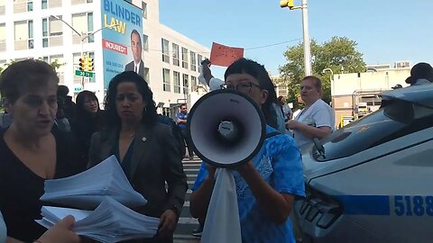 Parents Opposition to the #bordercrisis #migrantcrisis #migrants Shelter PS 172 Sunset Park 5/16