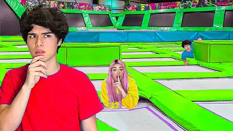 EXTREME HIDE & SEEK IN TRAMPOLINE: PARK!